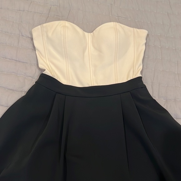 STRAPLESS DIANE VON FURSTENBERG COCKTAIL DRESS - Picture 2 of 10